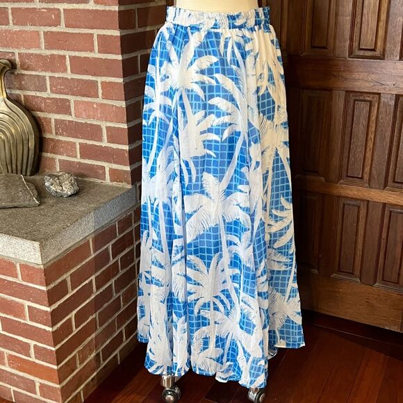 Maxi Skirt in Blue and White Floral Women's Medium NWT - Picture 2 of 6